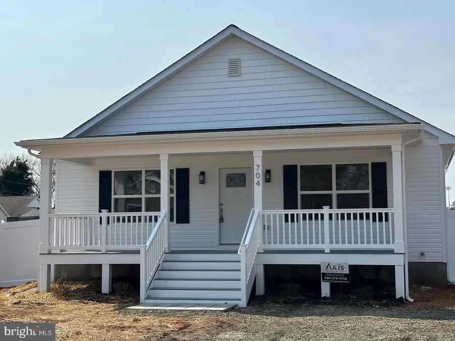 704 Jackson Street, Colonial Beach, VA 22443 - #2