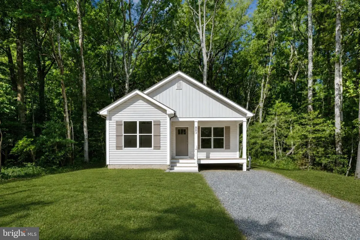 803 Albrough Blvd, Colonial Beach, VA 22443 - #1