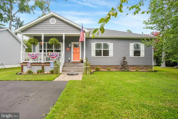 21 10th St, COLONIAL BEACH, VA 22443