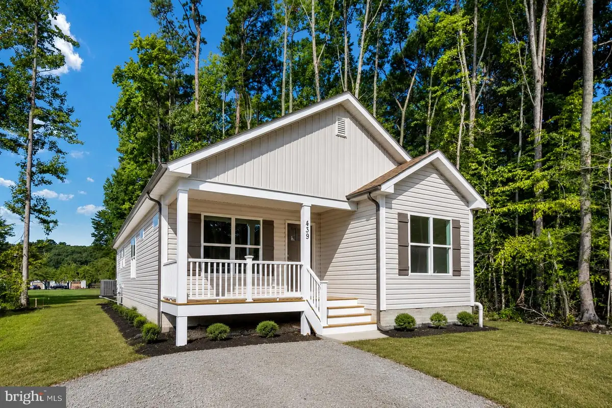 439 Shorewood Dr, Colonial Beach, VA 22443 - #1