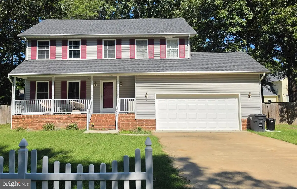 207 Meadow Ave, Colonial Beach, VA 22443 - #1