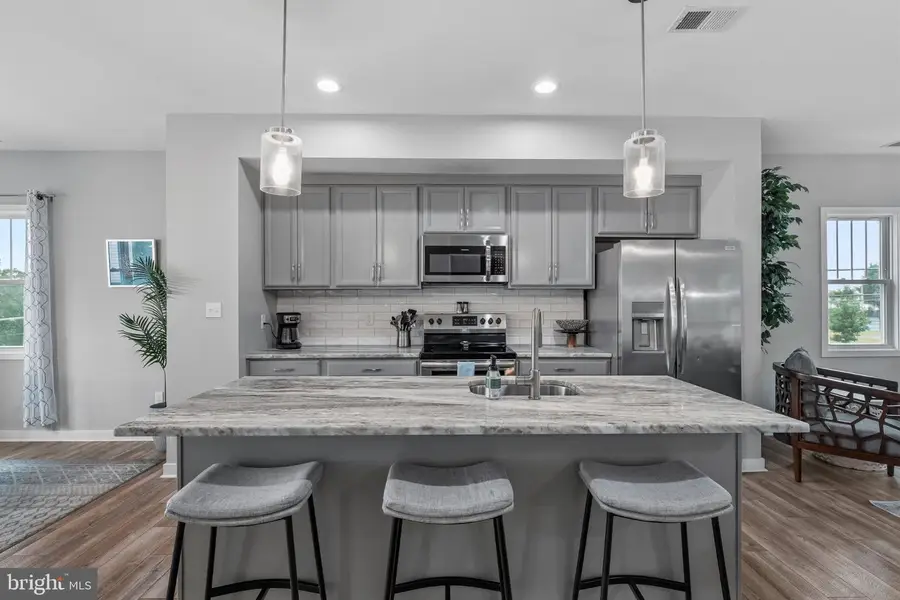 300 Douglas Ave, Colonial Beach, VA 22443 - #3