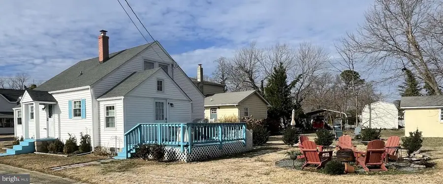 221 Madison St, Colonial Beach, VA 22443 - #2