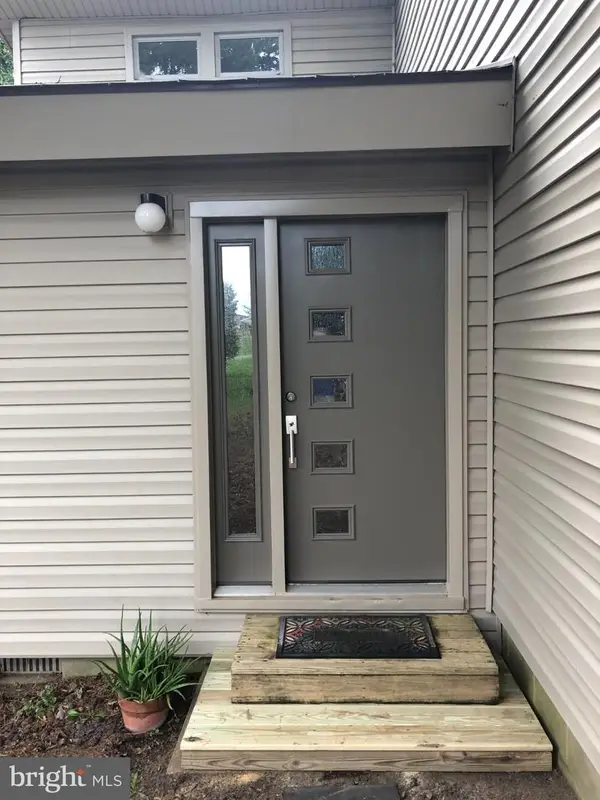 2894 N Independence Dr, MONTROSS, VA 22520