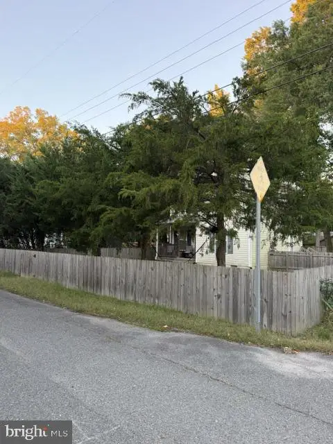316 Monroe St, Colonial Beach, VA 22443 - #2