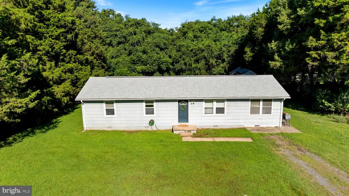127 Fairfax Dr, Colonial Beach, VA 22443 - #1