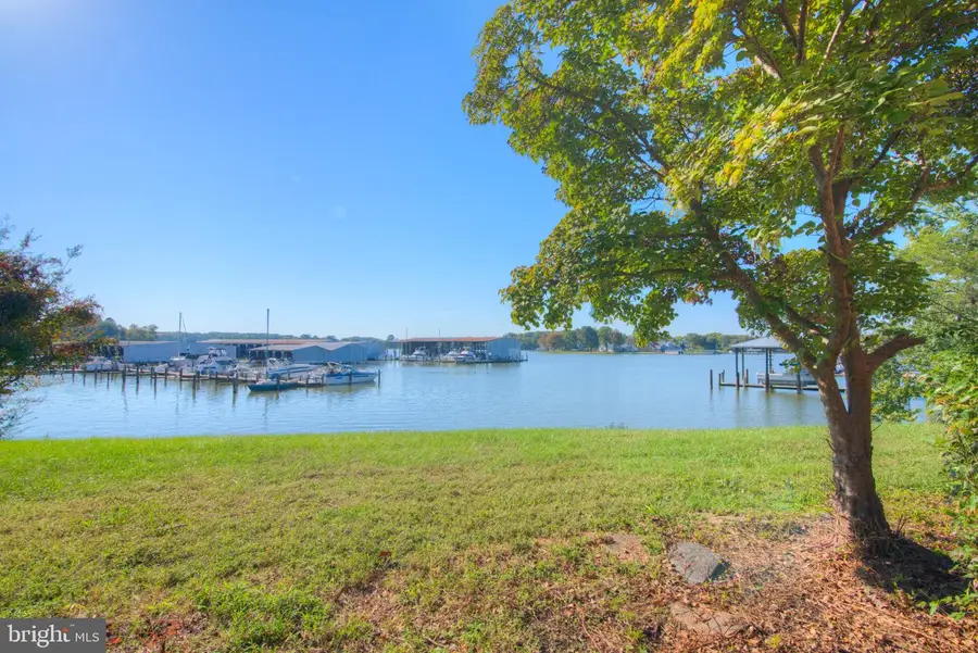 345 Harbor View Cir, Colonial Beach, VA 22443 - #3