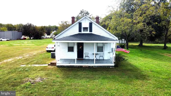 17230 Kings Hwy, MONTROSS, VA 22520
