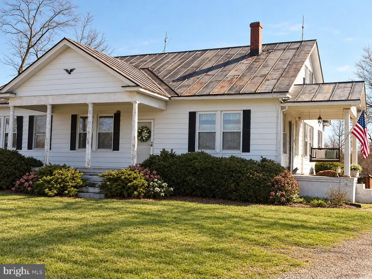 354 Cedar Hill Rd, Colonial Beach, VA 22443 - #1