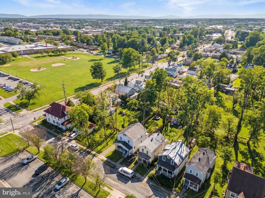 25 W Southwerk St, Winchester, VA 22601 - #3
