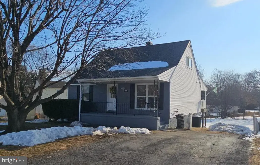 232 Myrtle Ave, Winchester, VA 22601 - #1