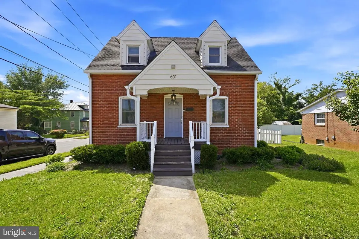 601 Gray Ave, Winchester, VA 22601 - #1