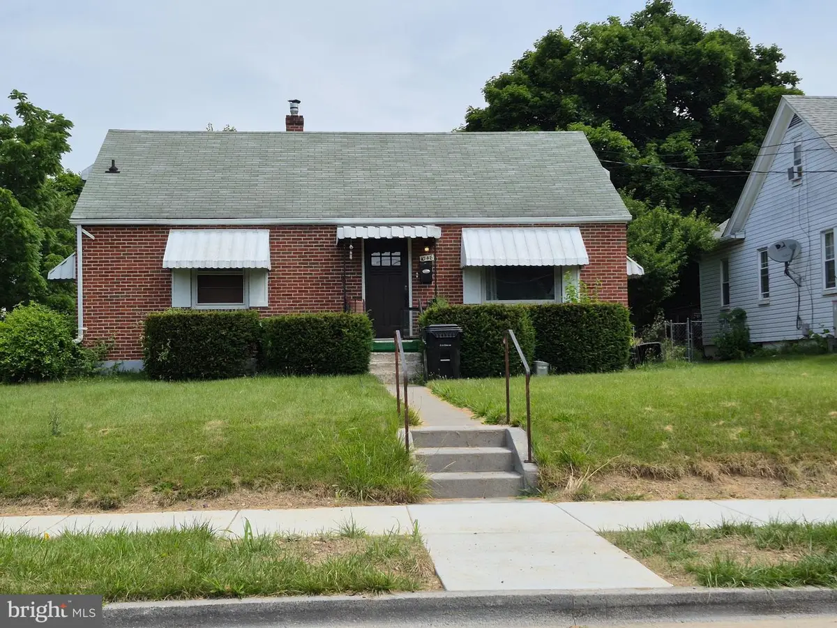 1048 Woodland Ave, Winchester, VA 22601 - #1