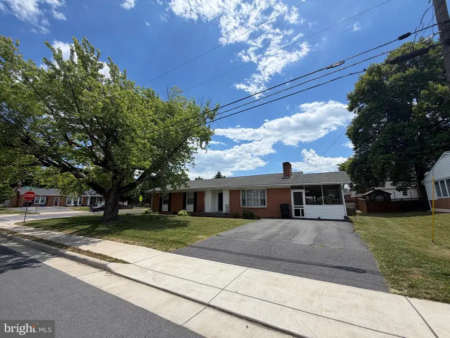 302 Wentworth Dr, Winchester, VA 22601 - #3