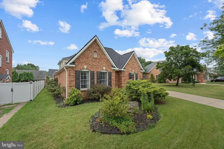 687 Woodland Ave, Winchester, VA 22601 - #2
