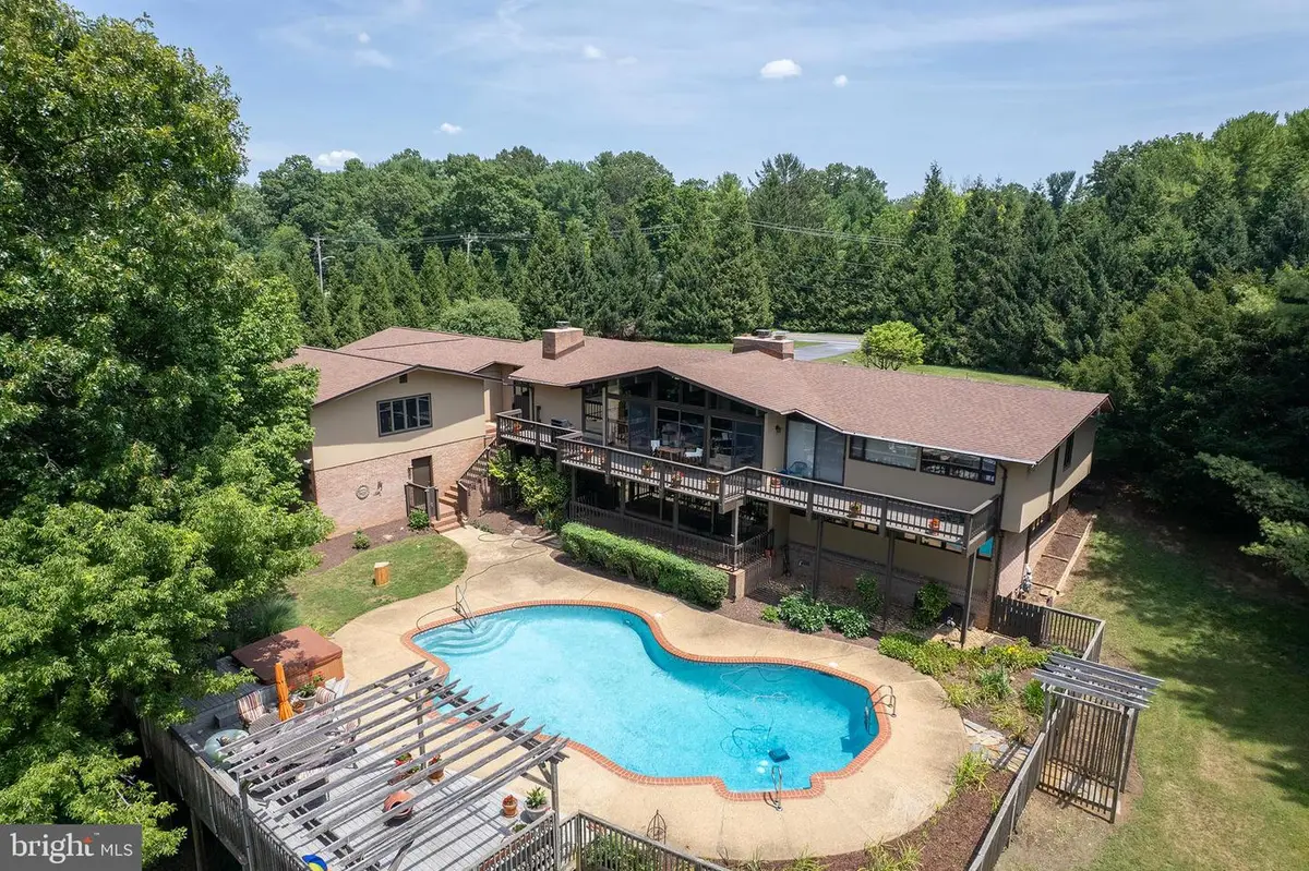517 Merrimans Ln, Winchester, VA 22601 - #1