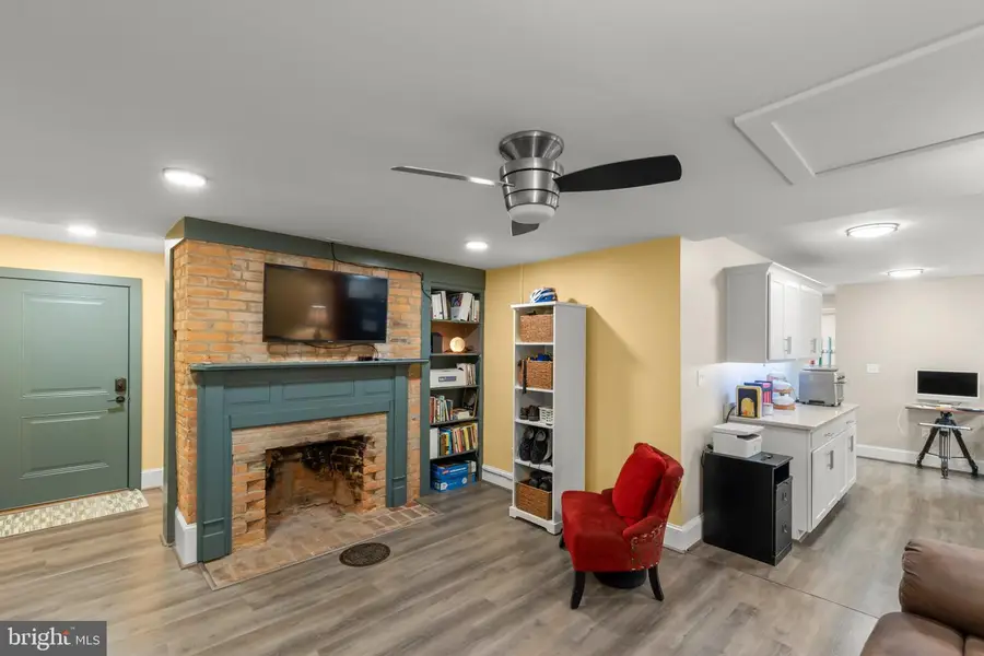 135 S Kent St #202, Winchester, VA 22601 - #2