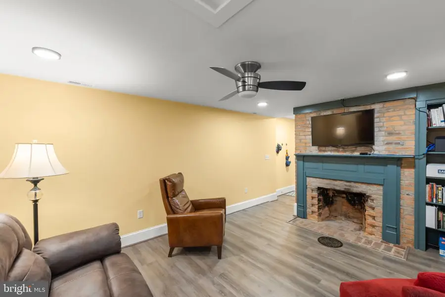 135 S Kent St #202, Winchester, VA 22601 - #3