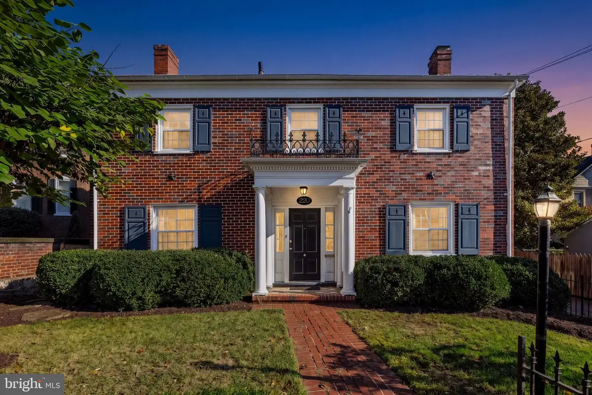 220 Amherst St, Winchester, VA 22601 - #1
