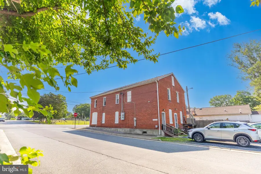 656 W 11th St, Front Royal, VA 22630 - Image #2