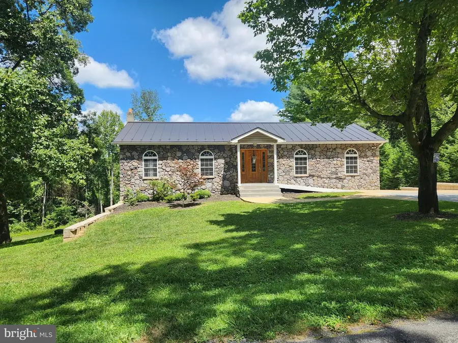 302 Hidden View Ln, Front Royal, VA 22630 - Image #2