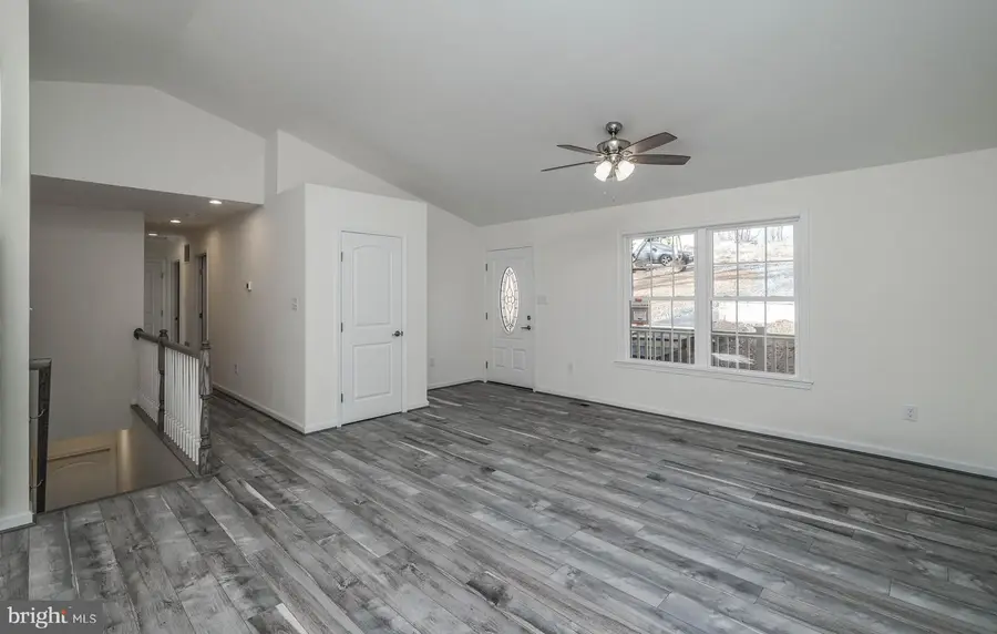 928 High Top Rd, Linden, VA 22642 - #3