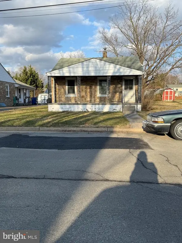 831 W 13th St, FRONT ROYAL, VA 22630