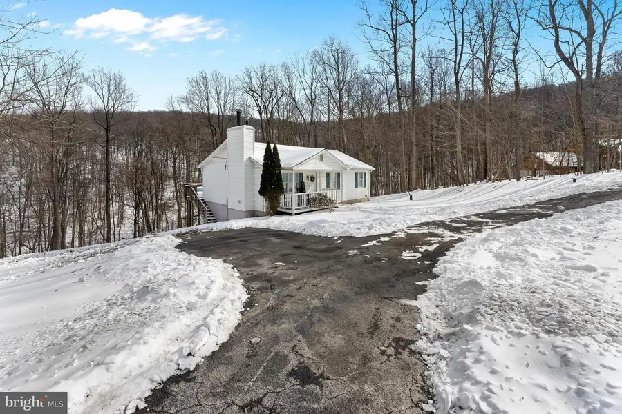 250 Ridge Top Ln, Linden, VA 22642 - Image #2