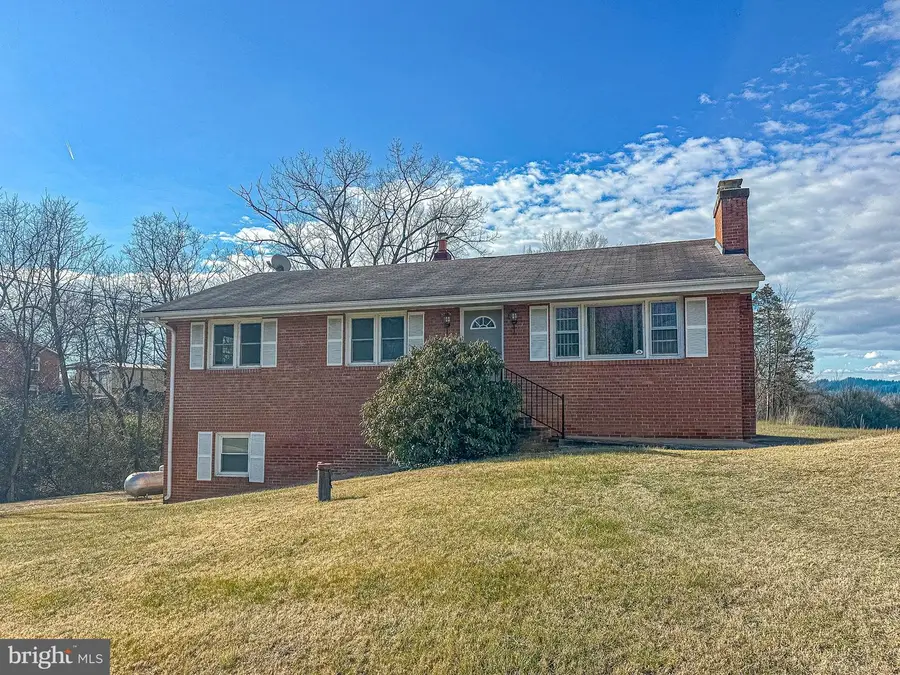 202 Poe Dr, Front Royal, VA 22630 - Image #3