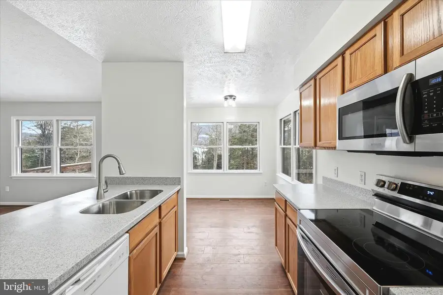 588 Apple Orchard Dr, Linden, VA 22642 - #3