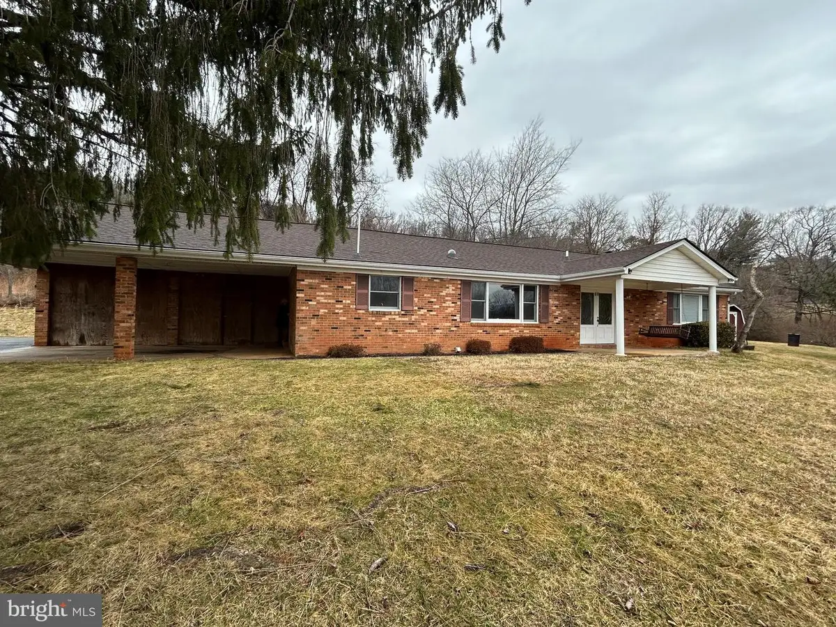 42 Dogwood Ln, Bentonville, VA 22610 - #1