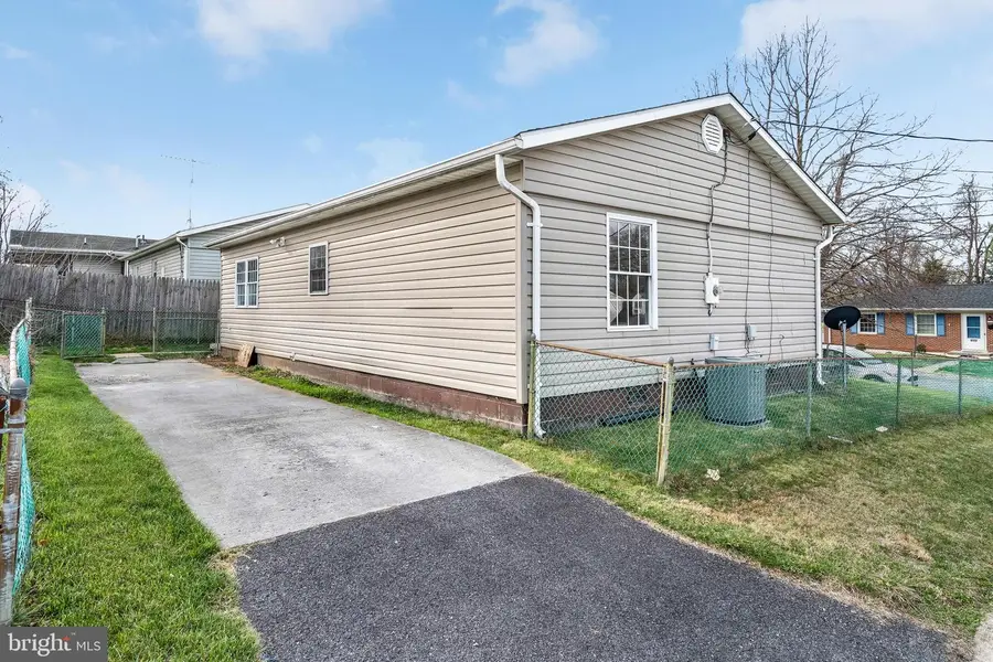 751 W 13th St, Front Royal, VA 22630 - #3