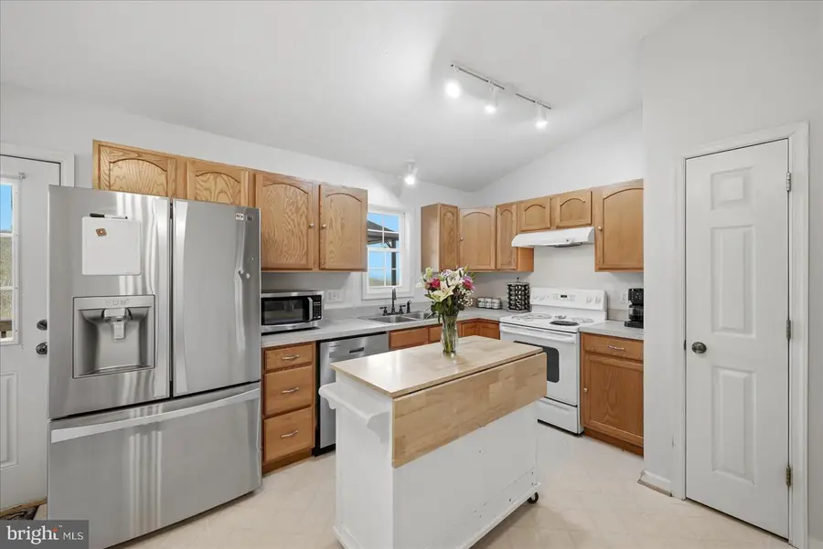 163 Cliffside Rd, Linden, VA 22642 - #2