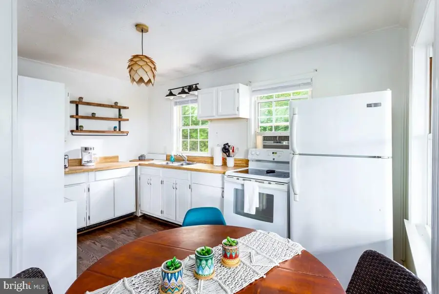 437 Joans Quadrangle Rd, Front Royal, VA 22630 - #3