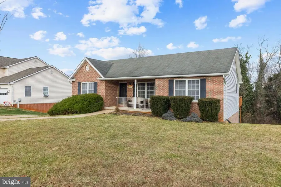 1076 Stuart Dr, Front Royal, VA 22630 - #2