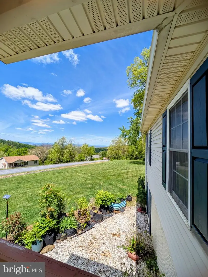 126 Cliffside Rd, Linden, VA 22642 - #2