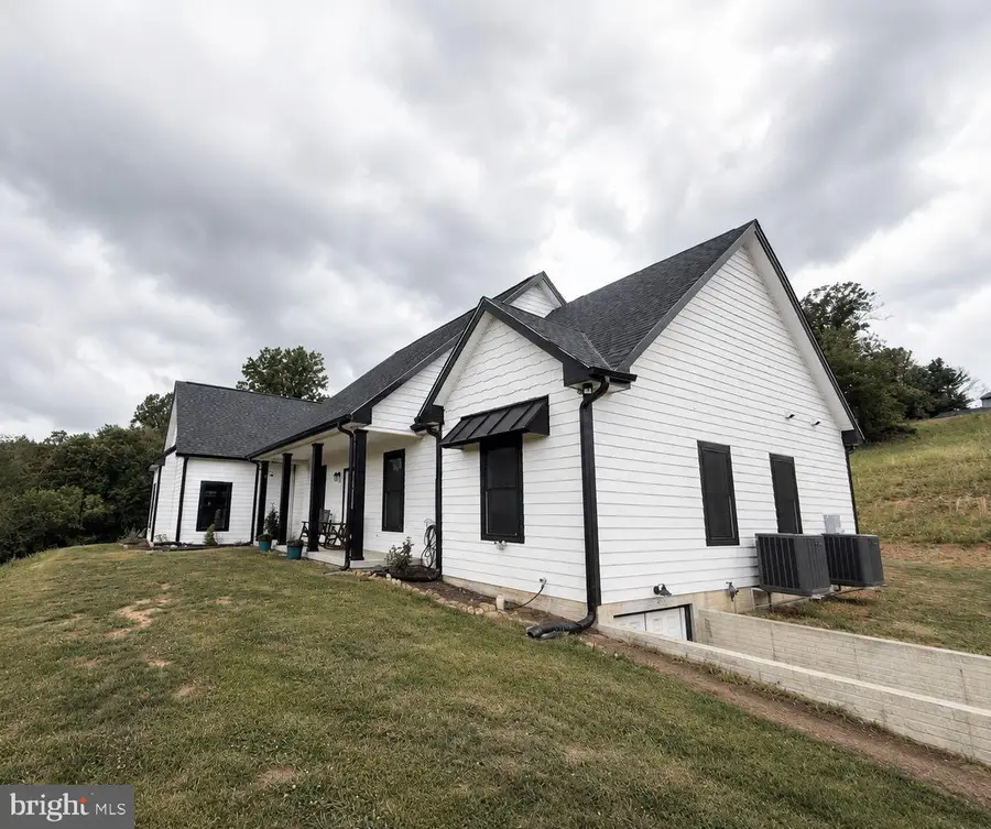 412 Cedar Hill Ln, Bentonville, VA 22610 - #3