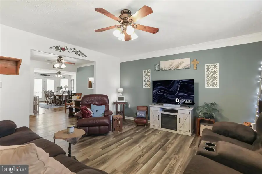 573 Lewis St, Front Royal, VA 22630 - #2