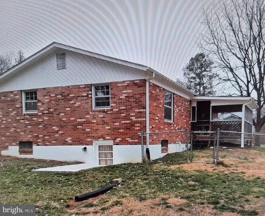 332 W Duck St, Front Royal, VA 22630 - #3