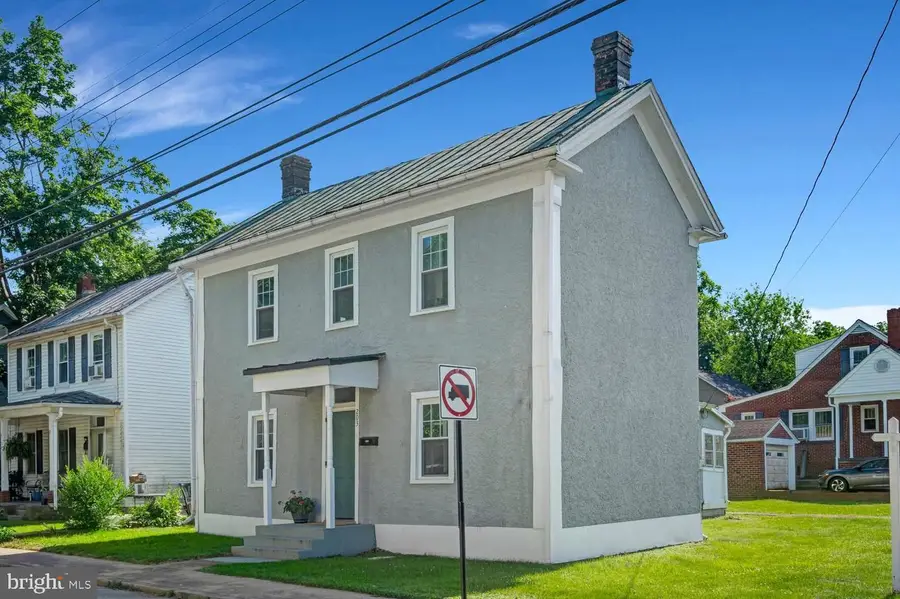 203 Lee St, Front Royal, VA 22630 - #3