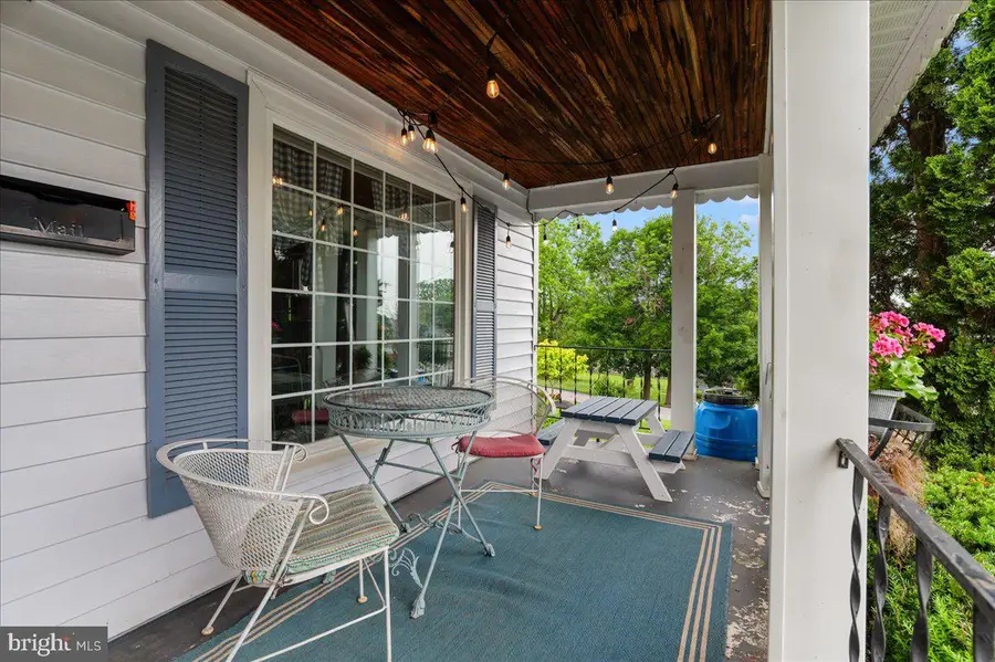 303 Lee St, Front Royal, VA 22630 - #3