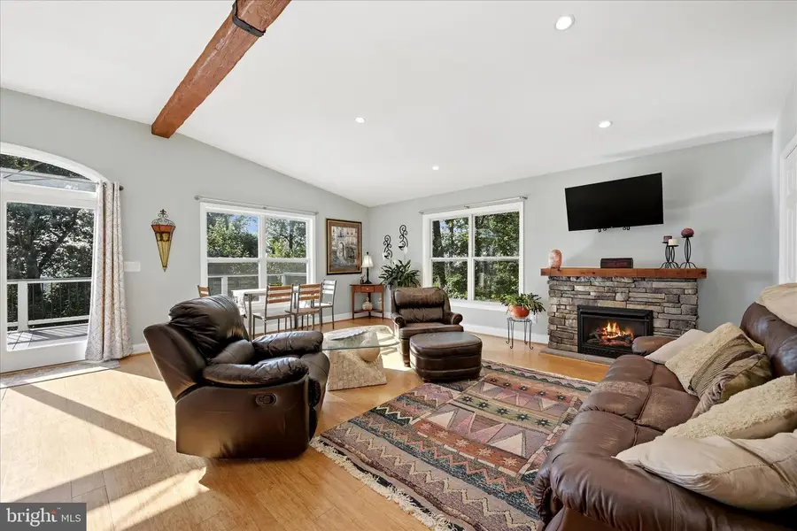 500 Delicious Rd, Linden, VA 22642 - #3