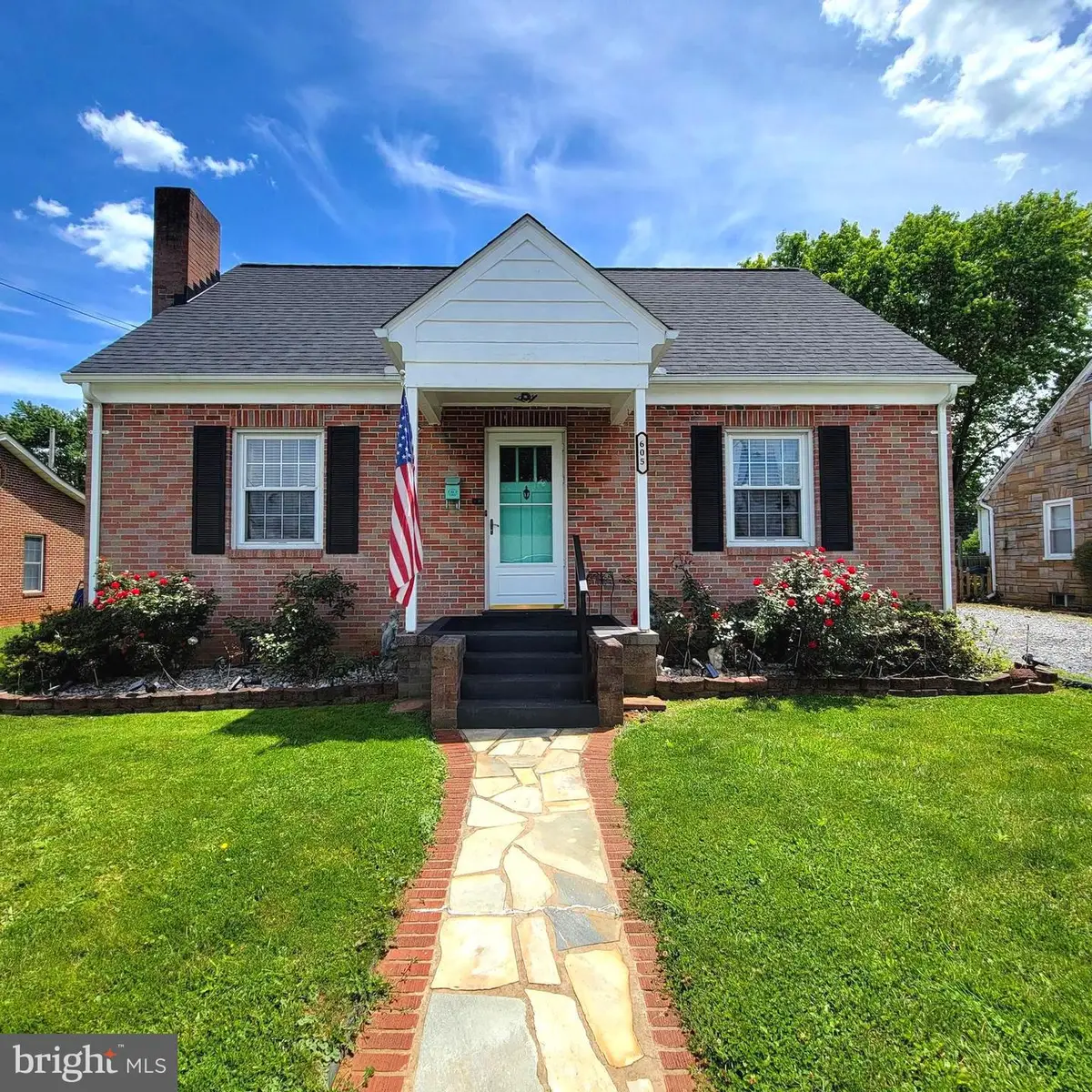 605 Stockton Rd, Front Royal, VA 22630 - #1