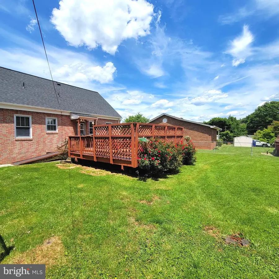 605 Stockton Rd, Front Royal, VA 22630 - #2