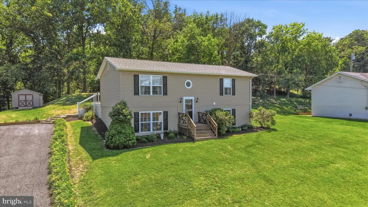 389 W Duck St, Front Royal, VA 22630 - #1