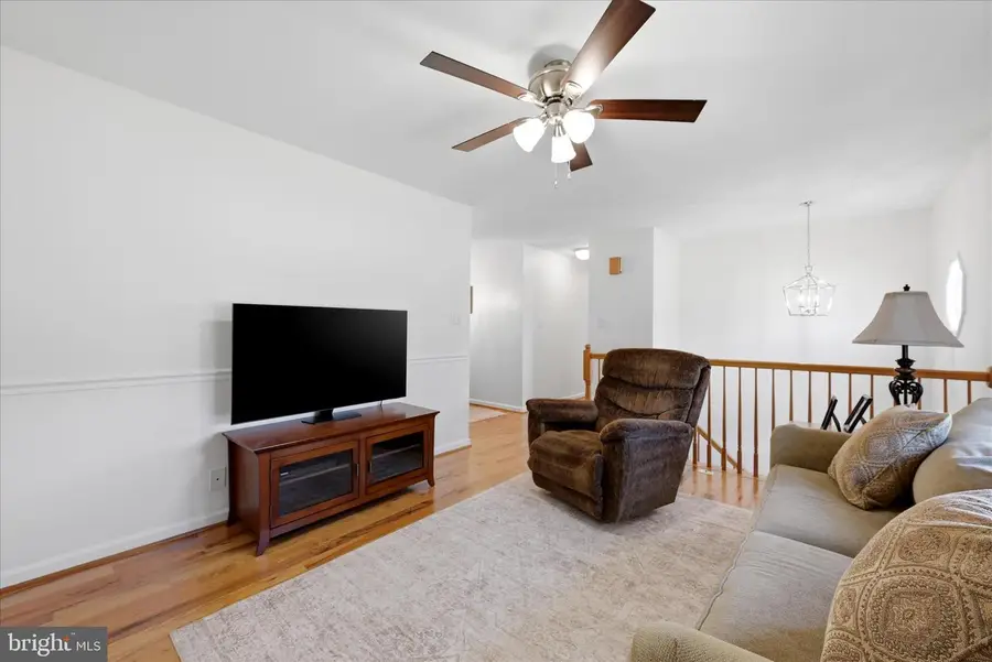 389 W Duck St, Front Royal, VA 22630 - #3
