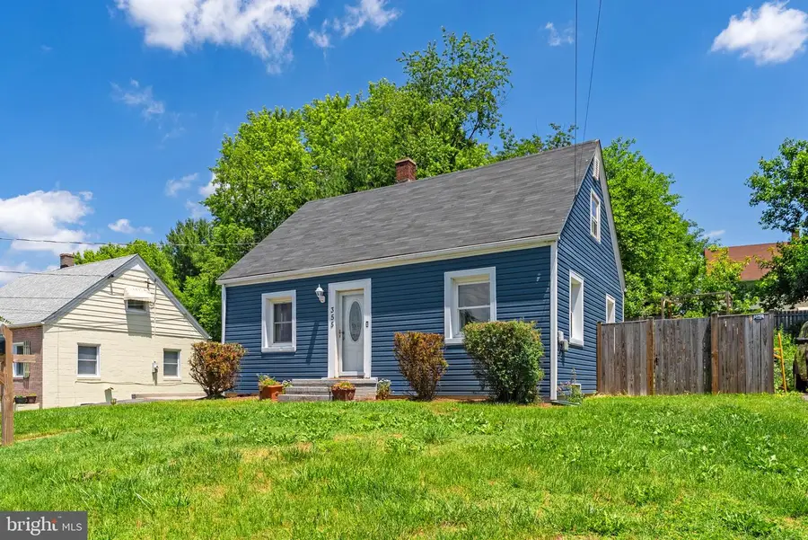 355 W 9th St, Front Royal, VA 22630 - #2