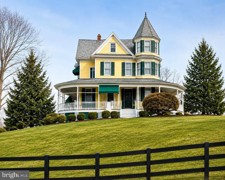 413 Grand Ave, Front Royal, VA 22630 - #2