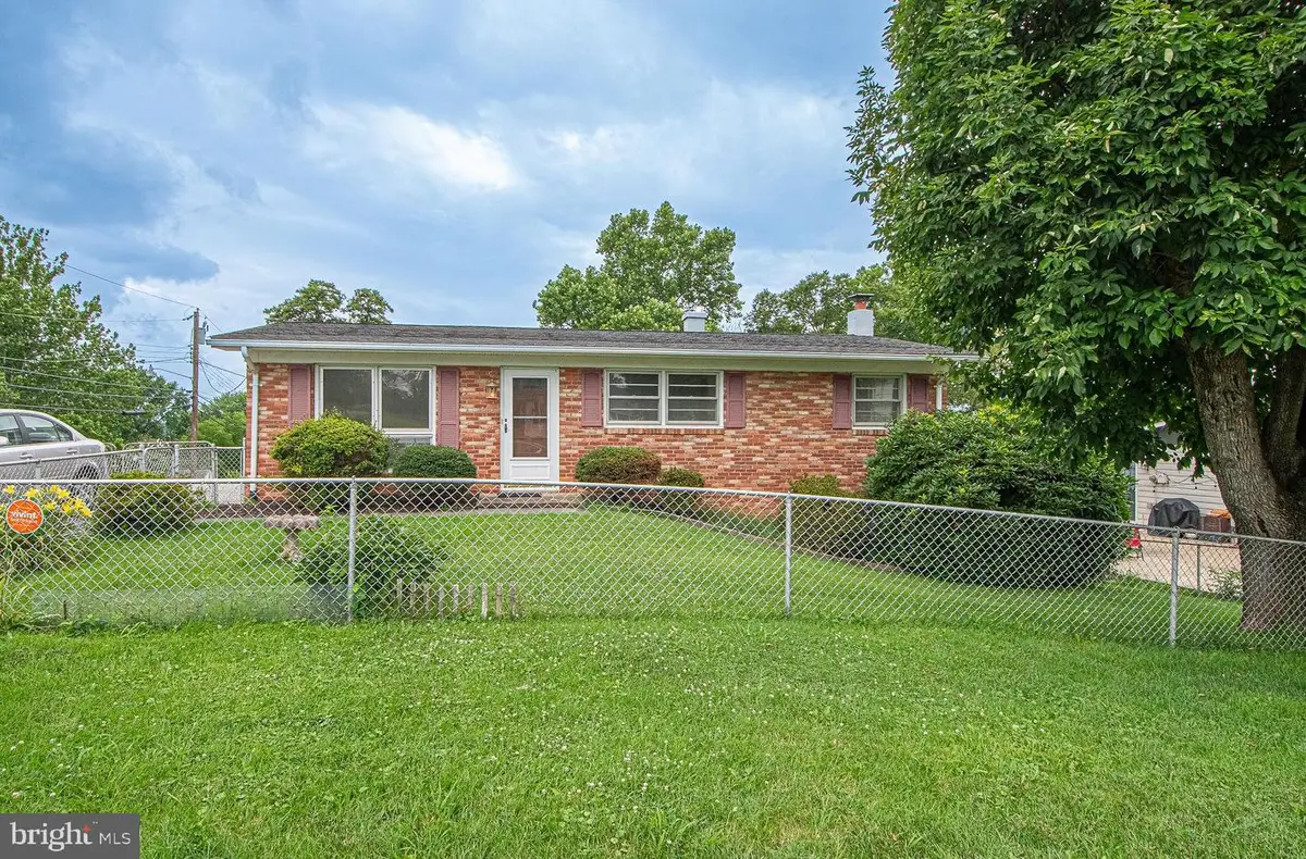 800 W 15th St, Front Royal, VA 22630 - #1