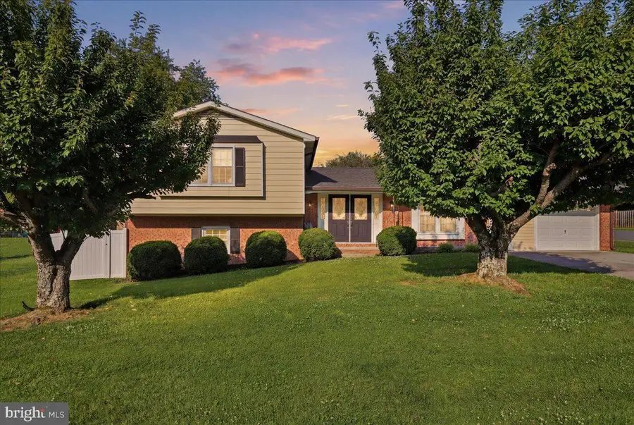 985 S Marshall St, Front Royal, VA 22630 - #2